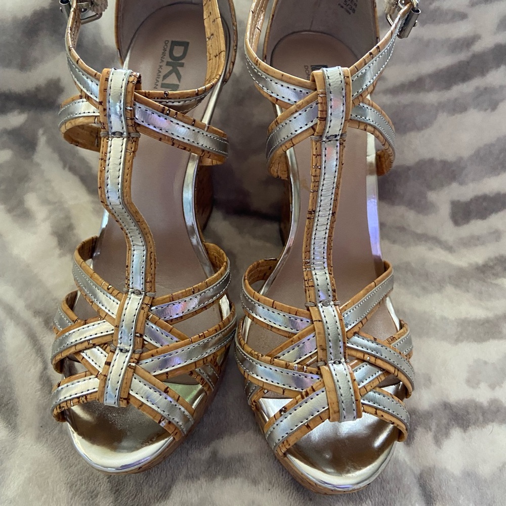 DKNY strappy wedge sandal sz 7.5